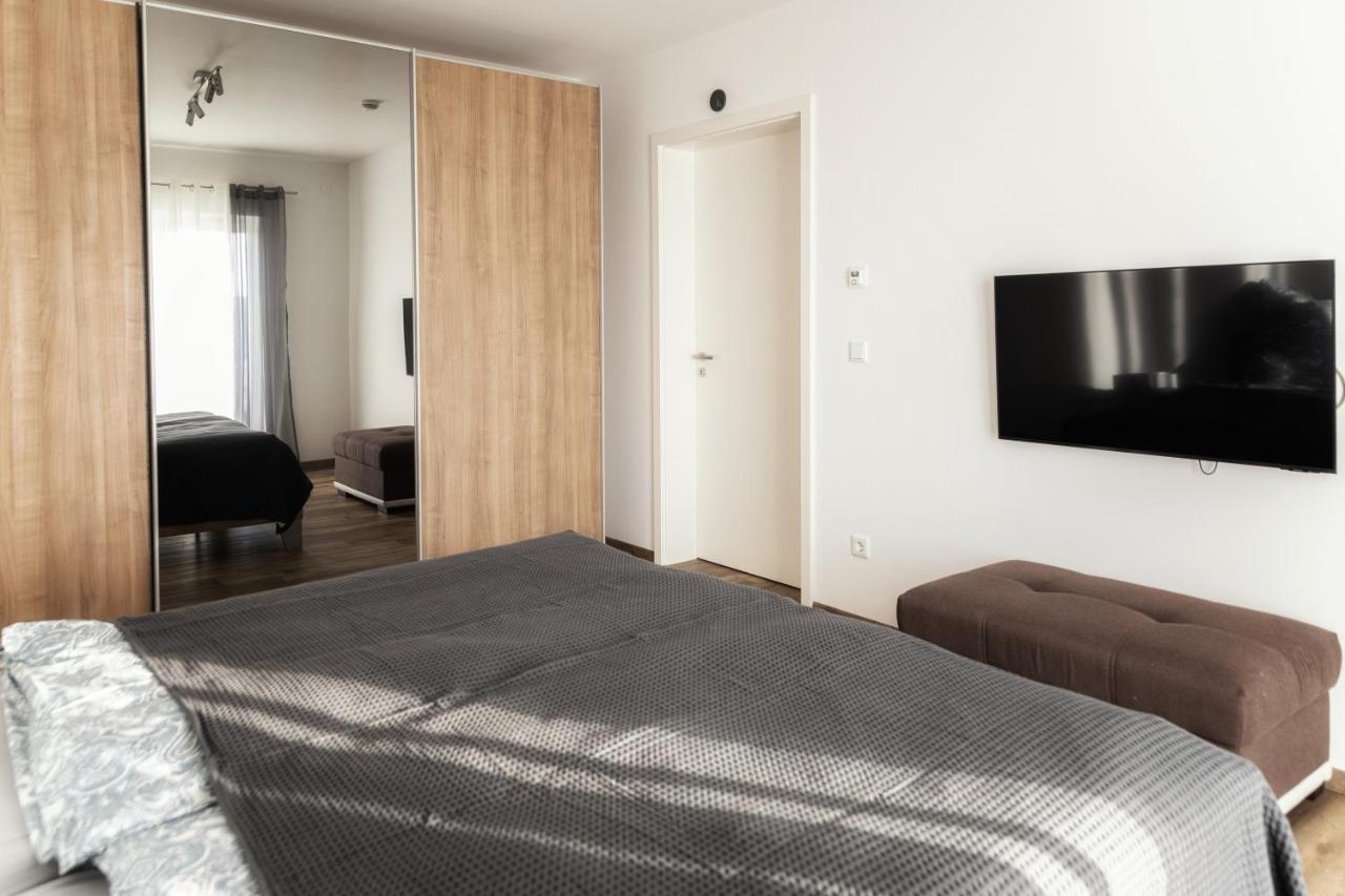 Ferienwohnung Bergaecker Нойальбенройт Экстерьер фото